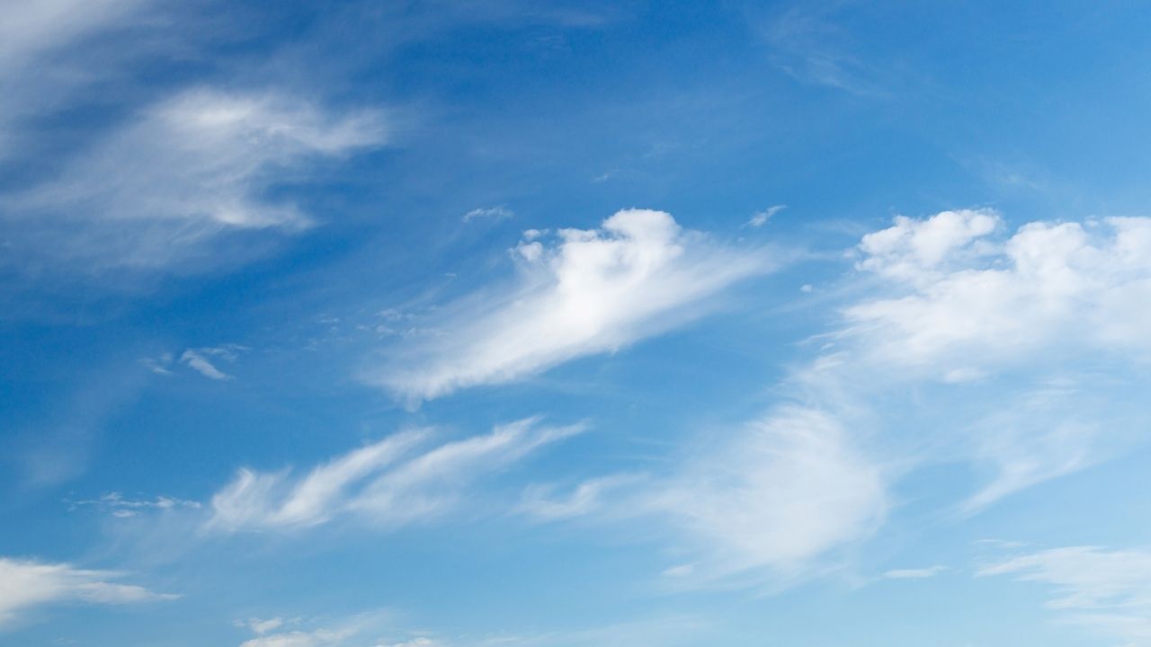 Deus me sustenta com Sua mão