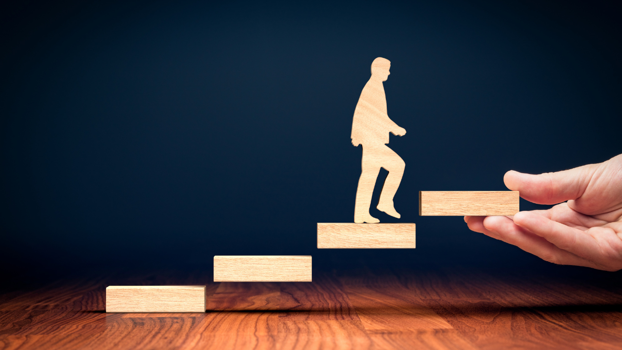 O sucesso é ir de fracasso em fracasso sem perder o entusiasmo — Winston Churchill